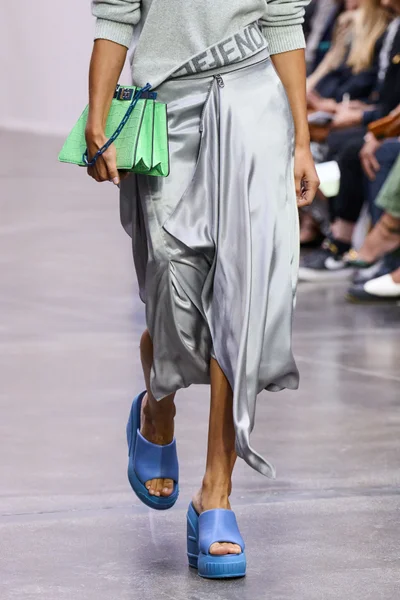 Look 123